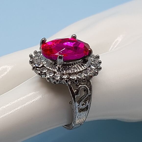 Vintage Pink Glass Cocktail Ring, Size 6.25, Clear Rhinestones, Silver Tone - Picture 4 of 10
